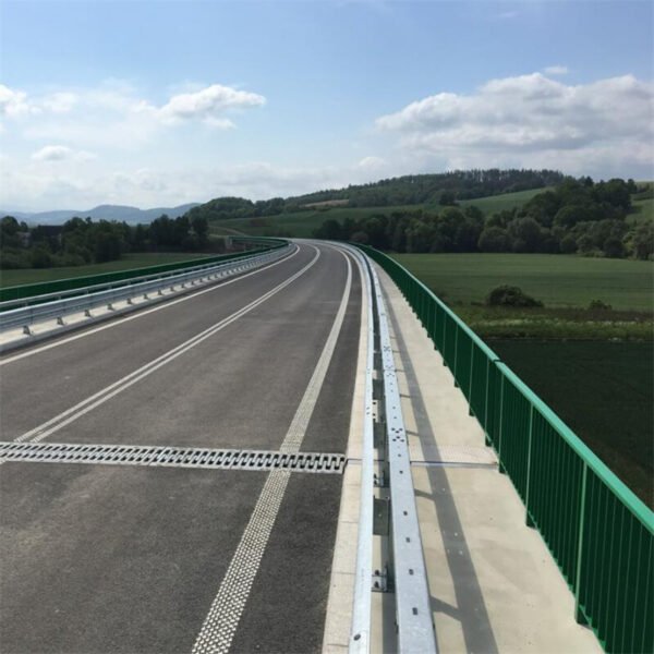 Competitive Price High Quality Galvanized Steel Highway Guardrail System