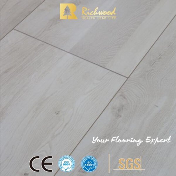 European Oak E0 AC4 HDF Water Proof Piso Vinyl Maple Parquet Engineered Industrial Laminate Laminated Wood Flooring for Restaurant/Office/Home