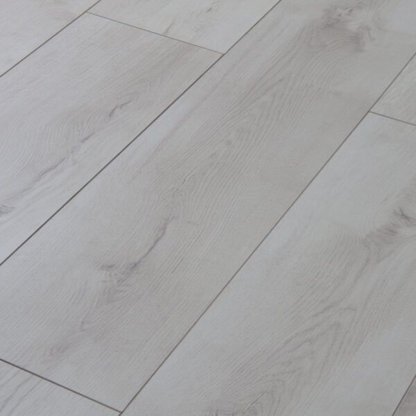 European Oak E0 AC4 HDF Water Proof Piso Vinyl Maple Parquet Engineered Industrial Laminate Laminated Wood Flooring for Restaurant/Office/Home